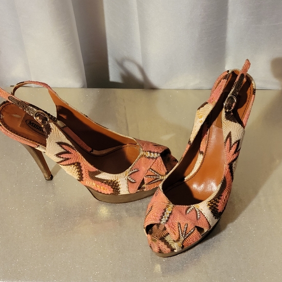 * * BOGO MISSONI Sandals & Marc Jacobs sling back pumps - Picture 5 of 7